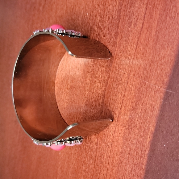 Goldstone Pink Crystal flower design Cuff Bracelet 💖 - Picture 5 of 5